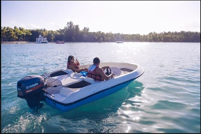 Speed Boat and Snorkel Adventure from Punta Cana - Meeting the guide and getting started