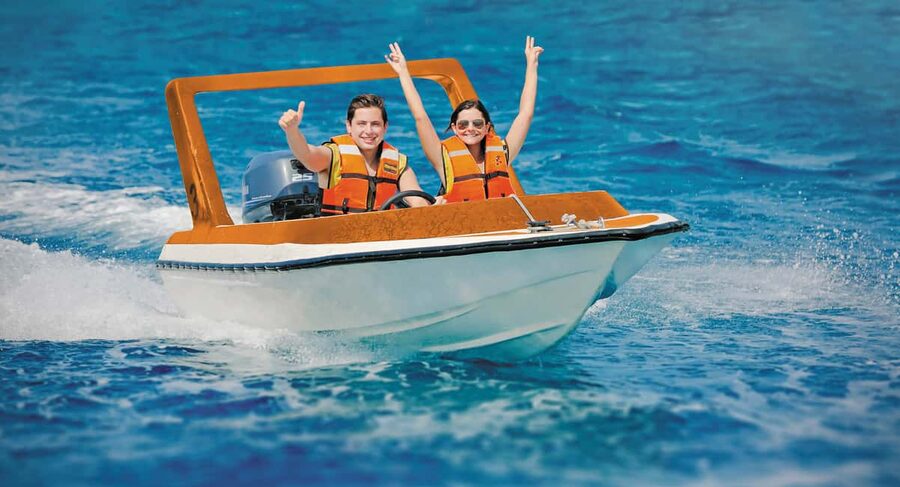 Speed Boat, Snorkel and Beach - The safety briefing and boat orientation