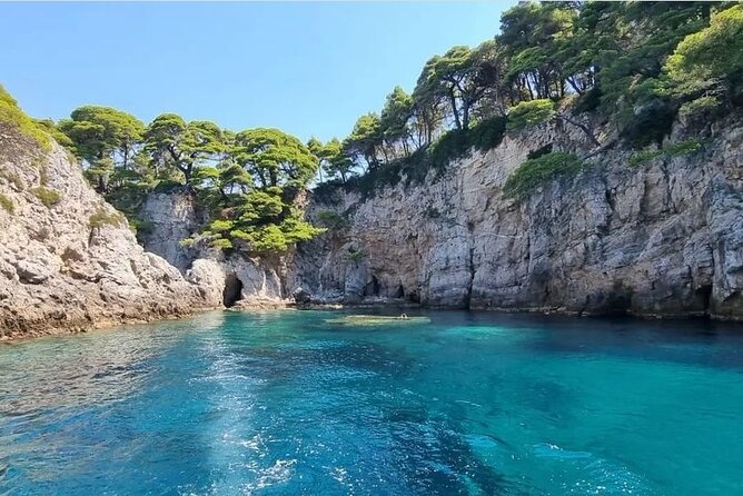 Speed Boat Tour to Elaphiti Caves and Sandy Beach from Dubrovnik - Who should book this Dubrovnik boat tour?
