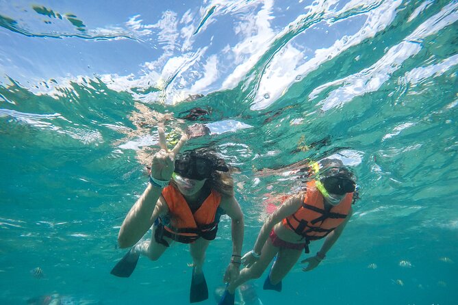 Speedboat adventure in cancun waters - Driving your own speedboat for two hours