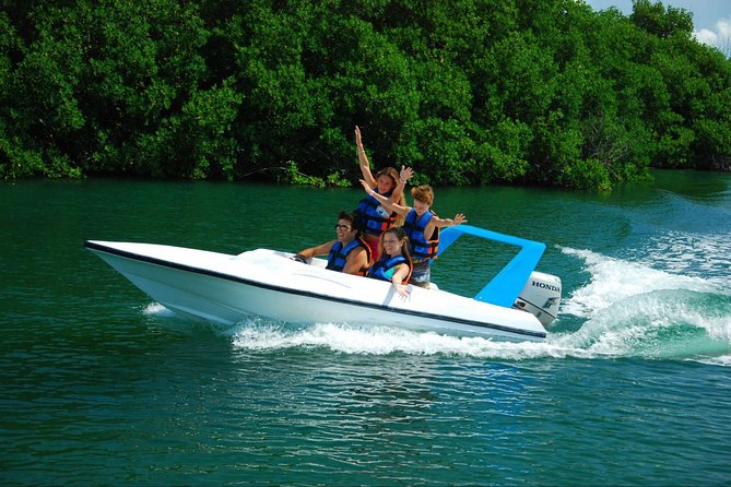 Speedboat adventure in cancun waters - The meeting point at Boulevard Kukulcan kilometer 14.6