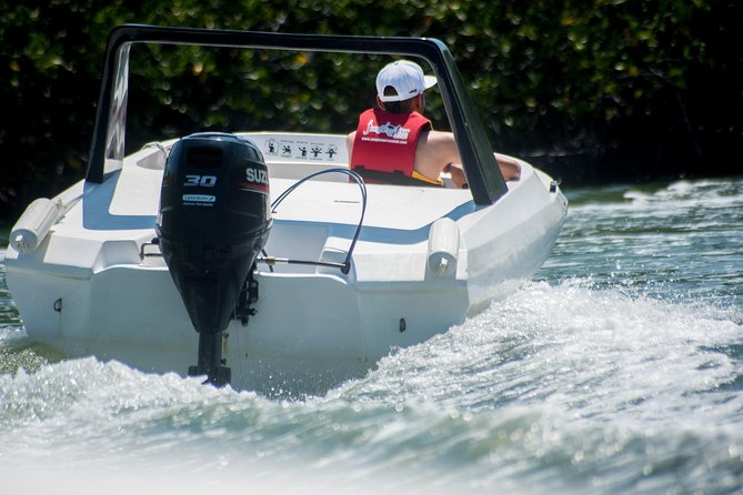 Speedboat and snorkel tour: Single Passenger Boat - Snorkeling above coral reefs and the Cancun Underwater Museum