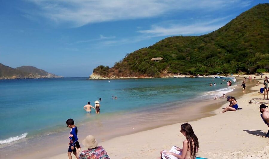 SPEEDBOAT TOUR TO TAYRONA CRISTAL BEACH - Who will enjoy this speedboat day most