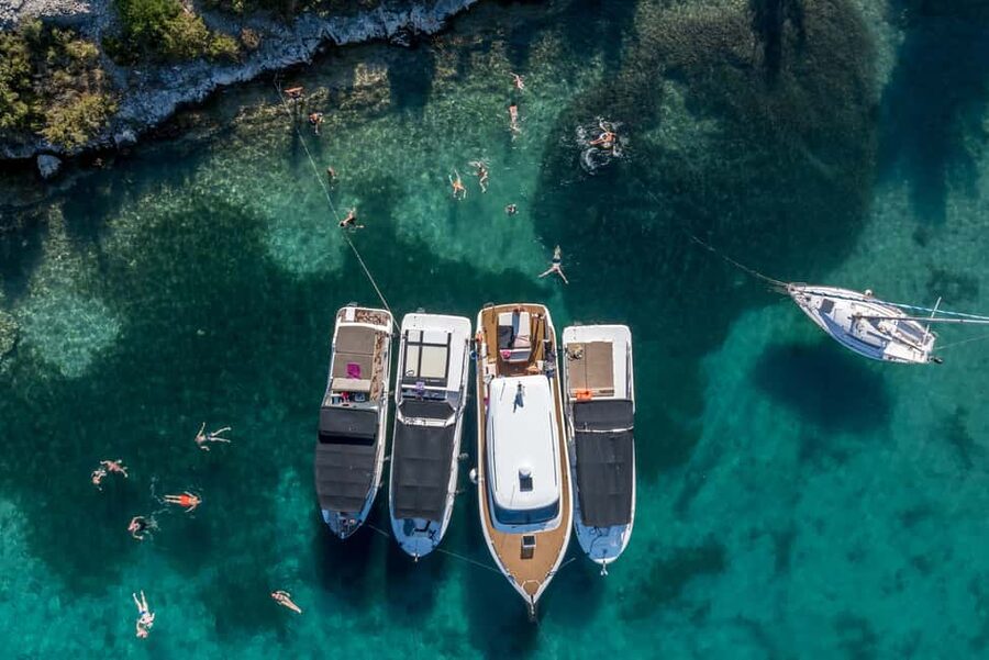 Split: Blue Cave & Hvar Small-Group Speedboat Tour - Stiniva Cove: a quick look at a famous beach