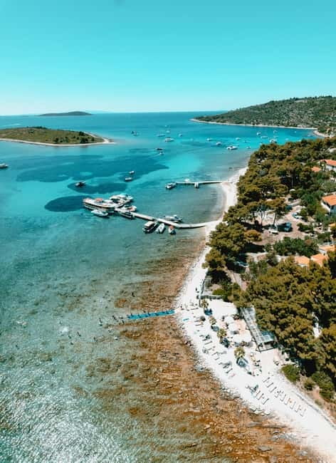 Split: Blue Lagoon & 3 Islands Small Group Speedboat Tour - What the crew adds to the day