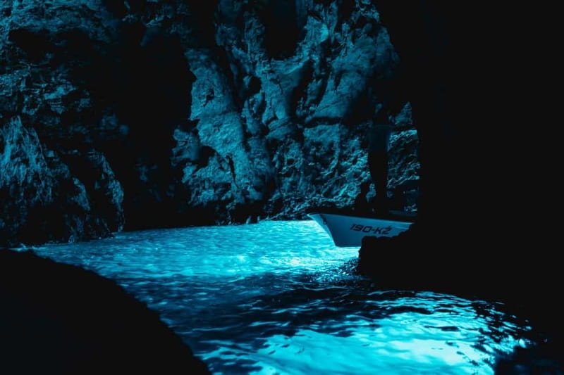 Split/Podstrana: Blue Cave, Hvar & 6 Islands Speedboat Trip - Komiža: the day’s most appealing town stop