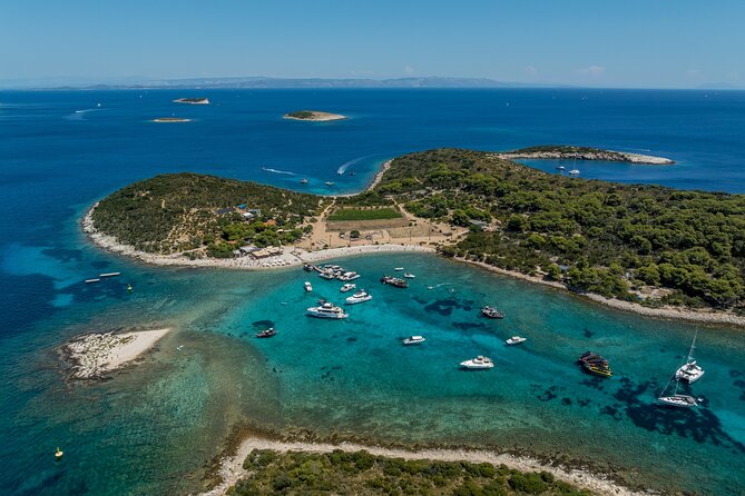 Split/Trogir: Blue Cave, Vis, and Hvar Speedboat Day Tour - Stiniva Cove and the problem with popular beaches