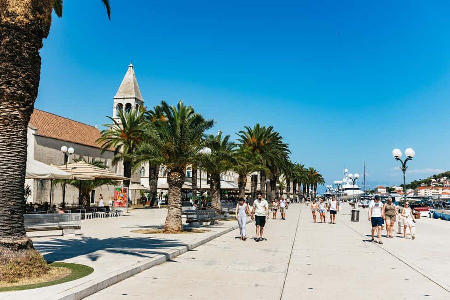 Split/Trogir: Blue Lagoon and 3 Islands Speedboat Tour - Maslinica on Šolta: a quieter final stop