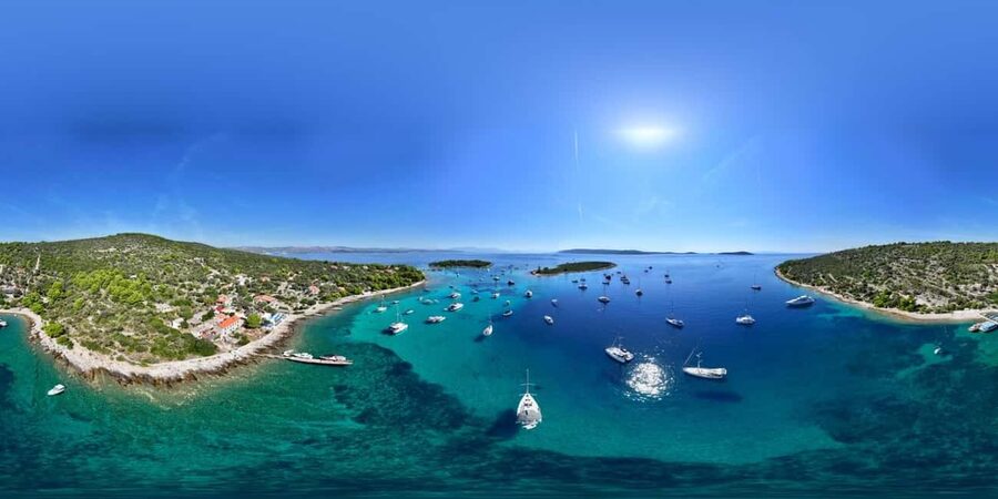 Split/Trogir: Trogir, Blue Lagoon, and Solta Speedboat Trip - The ride back to Split