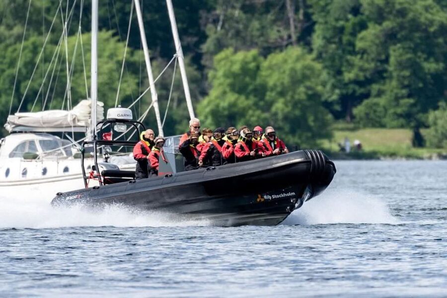 Stockholm: 2-Hour RIB Speed Boat Tour of the Archipelago - Gamla Stan from the water
