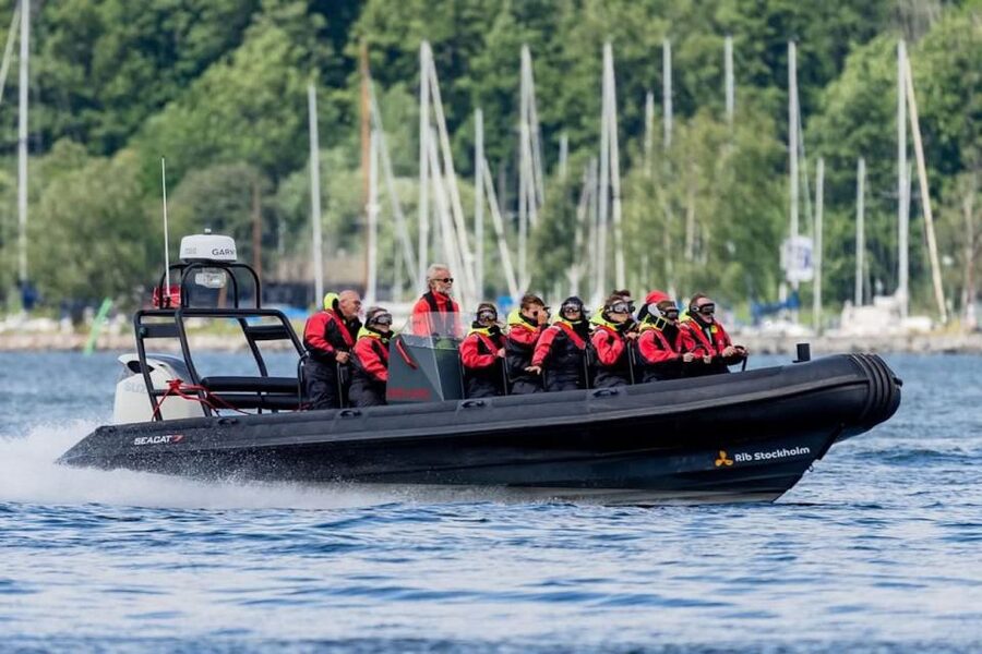 Stockholm: 2-Hour RIB Speed Boat Tour of the Archipelago - Vaxholm Fortress and the return toward Stockholm