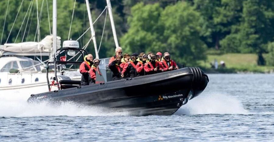 Stockholm: 2-Hour RIB Speed Boat Tour of the Archipelago - Meeting at Strandvägen and getting ready