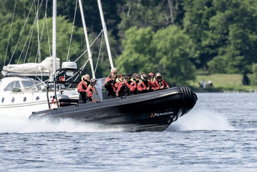 Stockholm: RIB Speed boat tour & archipelago island visit - Who will enjoy this most?