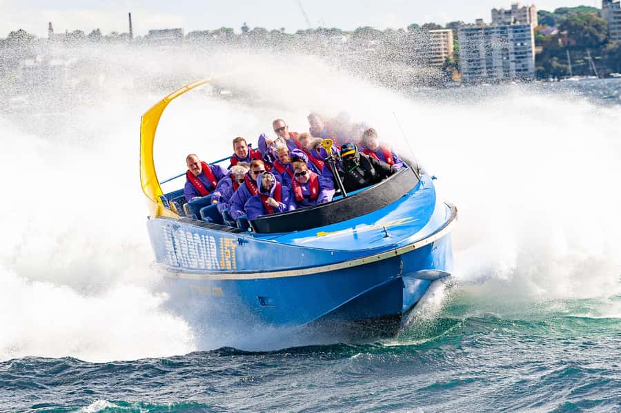 Sydney: 30-Minute Jet Boat Ride from Darling Harbour - Leaving Darling Harbour at full speed