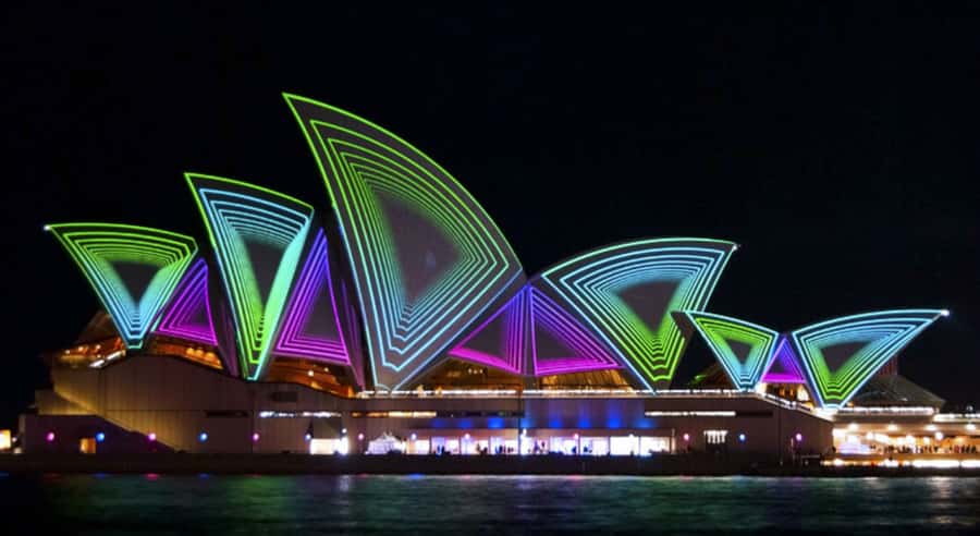Sydney Harbour: 30 Minute Slow Jet Boat Vivid Cruise - The first minutes on Sydney Harbour