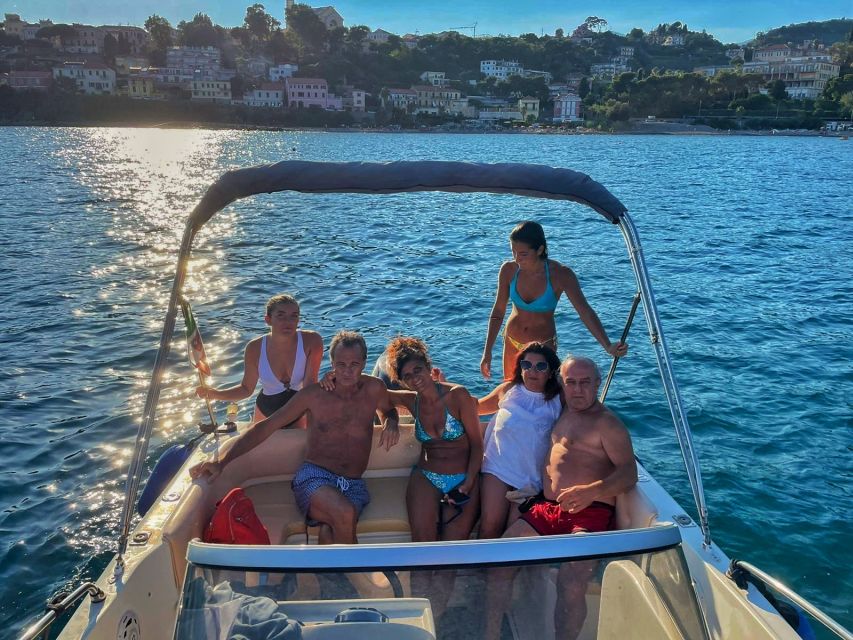 Taggia: Sanremo Sightseeing Speedboat Tour with Swim Stops - Cruising west along the Riviera di Ponente