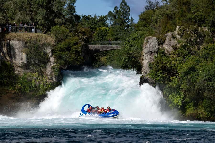 Taupō: Huka Falls 30-Minute Jet Boat Experience - Setting off from Wairakei Tourist Park
