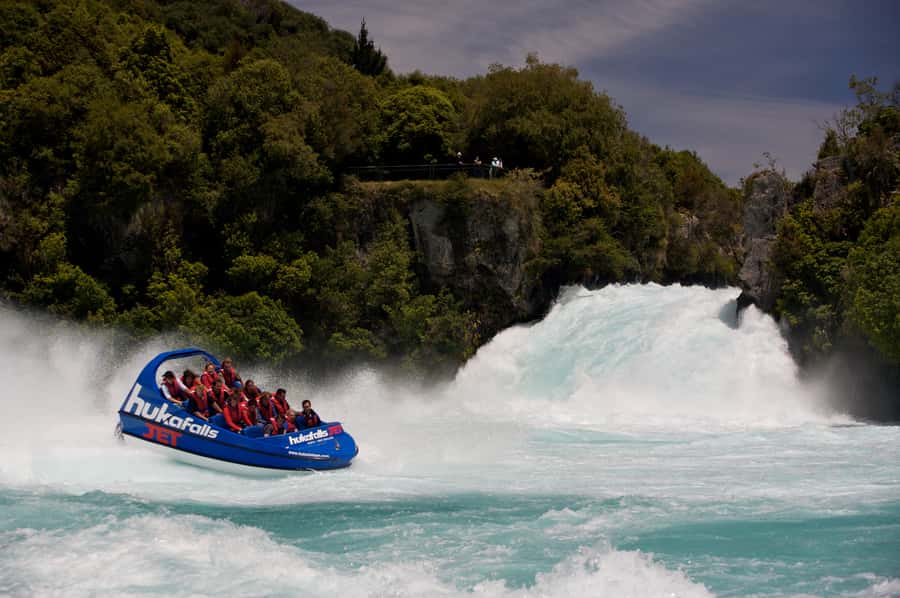 Taupō: Huka Falls 30-Minute Jet Boat Experience - Reaching the base of Huka Falls