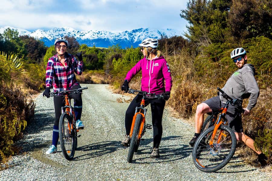 Te Anau: River Jet Boat and Bike Ride Tour with Local Guide - What the 11-kilometre trail feels like