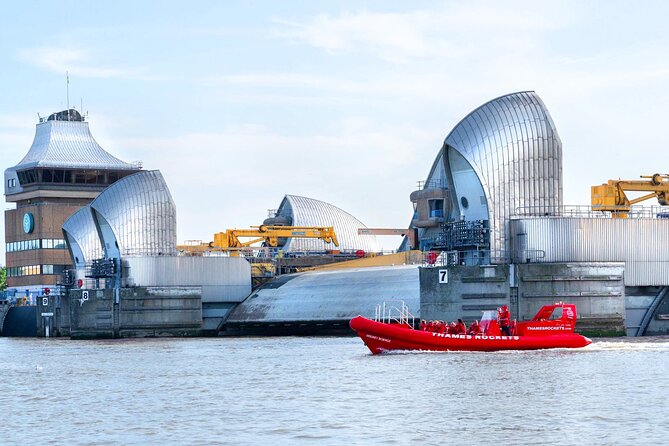 Thames High-Speed Zone Speedboat in London - What the Thames Rockets ride is really like