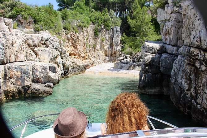 Three Islands Private Speedboat Tour With Blue Lagoon Stop - What the speedboat adds