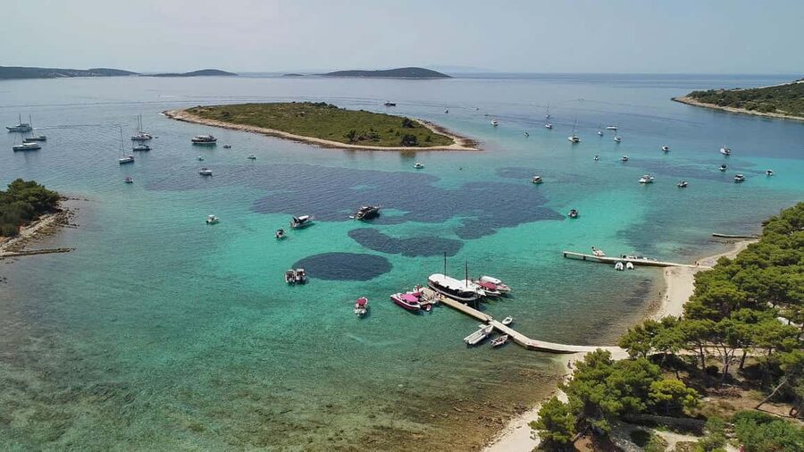 Trogir: Blue Lagoon and 3 Islands Speedboat Tour - Leaving Trogir from Kamerlengo Castle