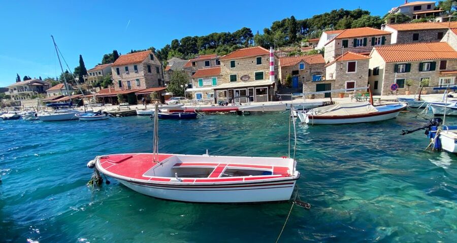 Trogir: White Lagoon, Maslinica & Blue Lagoon Speedboat Tour - Krknjaši Blue Lagoon and the final swim