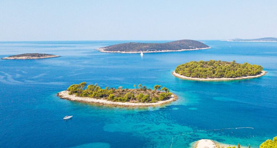 Trogir: White Lagoon, Maslinica & Blue Lagoon Speedboat Tour - What the $88 price really includes