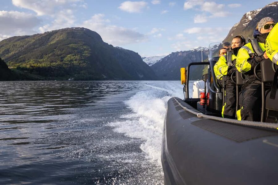 Ulvik adventure: Exploring Hardangerfjord's Osafjord by RIB - Fast stretches, calm water, and mountain views