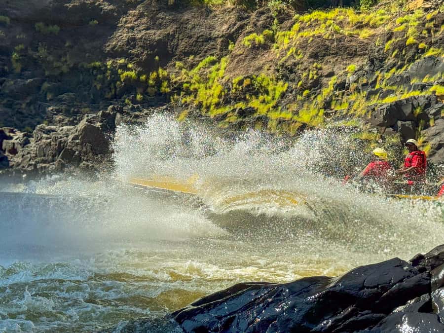 Victoria Falls: Jetboat Adventure Experience - What to wear and what to leave behind