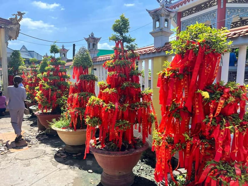 VIP Tour Authentic Mekong Delta & Local pagoda by SpeedBoat - Hung Long Pagoda and the local market