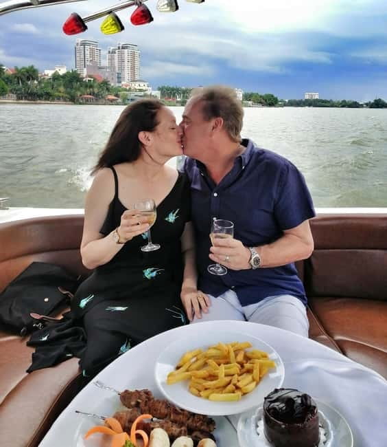VIP Tour Enjoy Romantic Sunset by Speed Boat Free Cocktail - Sunset photographs and a personal celebration