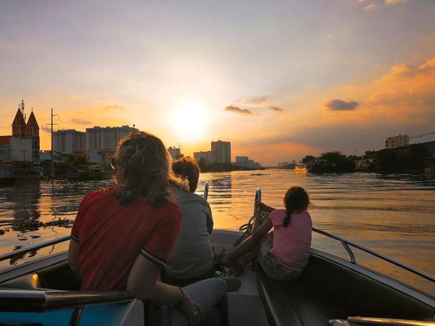 VIP Tour Enjoy Romantic Sunset by Speed Boat Free Cocktail - What the $76 price really buys you