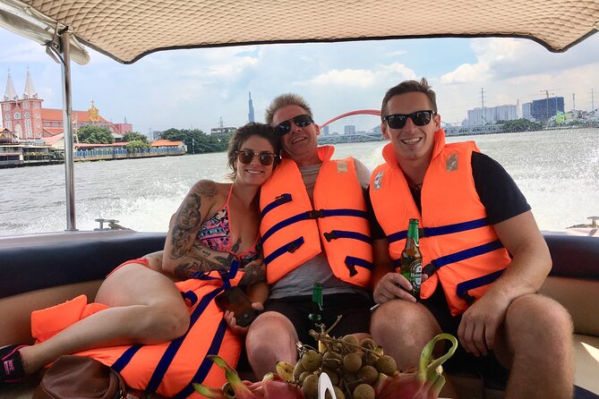 VIP Tour in Saigon: New Year’s Eve Fireworks 2027 by SpeedBoat - Weather, cancellations, and date confusion