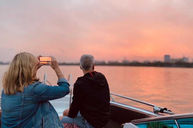 VIP Tour in Saigon: Romantic Sunset Cocktail by SpeedBoat - Why the Saigon River makes a good evening escape