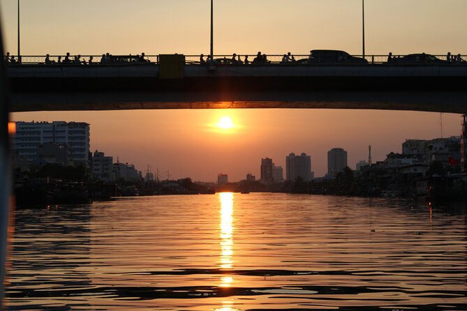 VIP Tour in Saigon: Romantic Sunset Cocktail by SpeedBoat - How personal is the VIP experience?