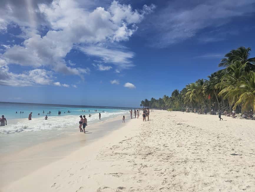 VIP tour to Saona Island by speedboat with a visit to paradise beaches - Palmilla natural pool: the first water break