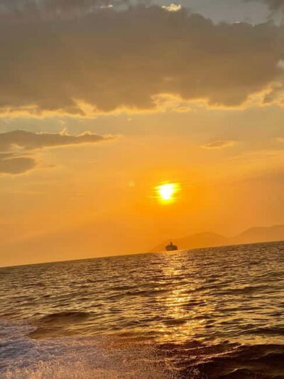 Golden Hour Speedboat Sunset Experience