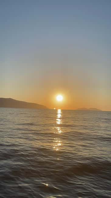 Vlore: Golden Hour Speedboat Sunset Experience - Maritim Marina Bay Resort and Casino