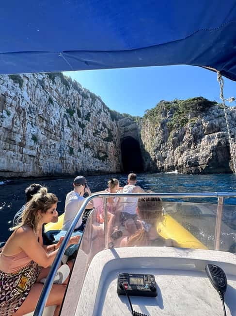 Vlore: Private Speedboat Tour to Sazan-Karaburun Marine Park - The 10-minute walk to St. Koli Bay