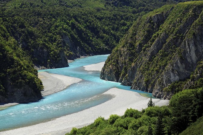 Waimakariri River Jet Boating from Christchurch - From Christchurch to the foothills of the Southern Alps