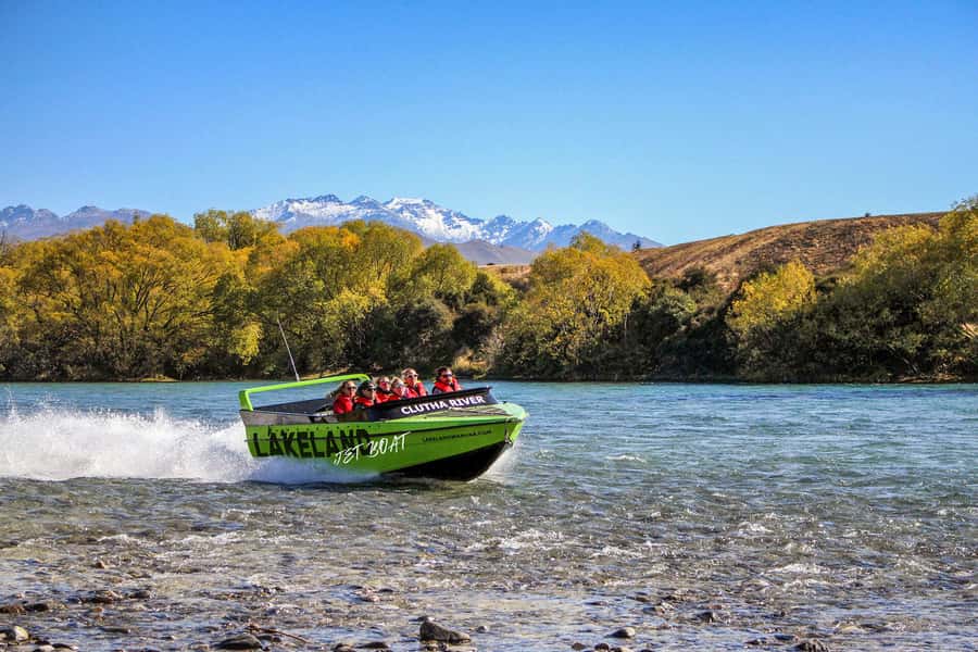 Wanaka: Jet Boat Ride on Clutha River - Hamilton Spins and the main adrenaline burst