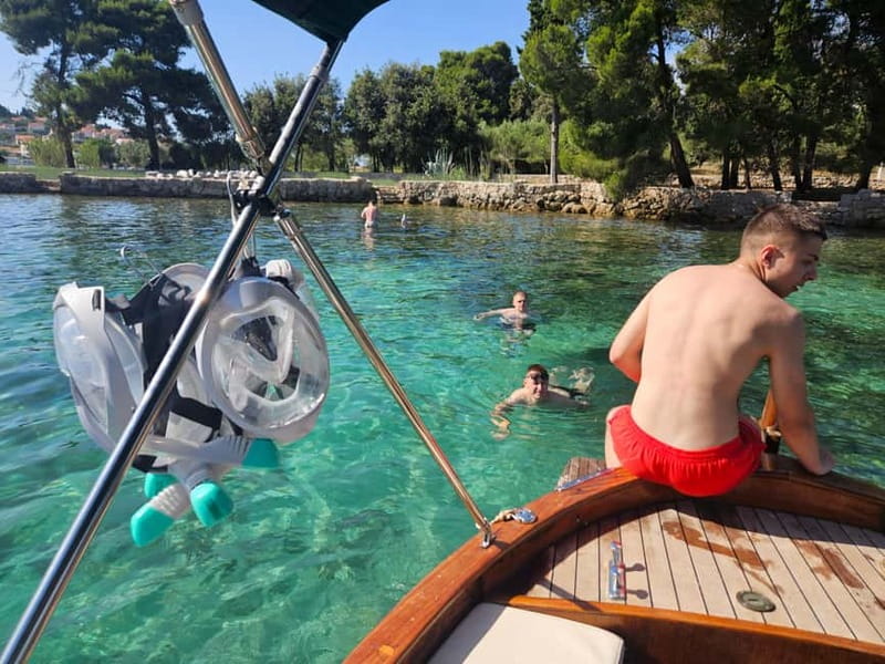 Zadar: Aperol Spritz & Island Vibes on Luxury Speedboat - Ošljak gives the tour its island character