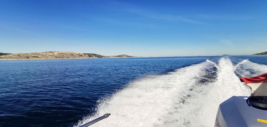 Zadar: Guided Speedboat Tour with Food, Oil & Wine Tasting - Should you book the Zadar island speedboat tour?