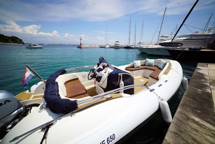 Zadar: Guided Speedboat Tour with Food, Oil & Wine Tasting - Who should book this, and who should skip it?