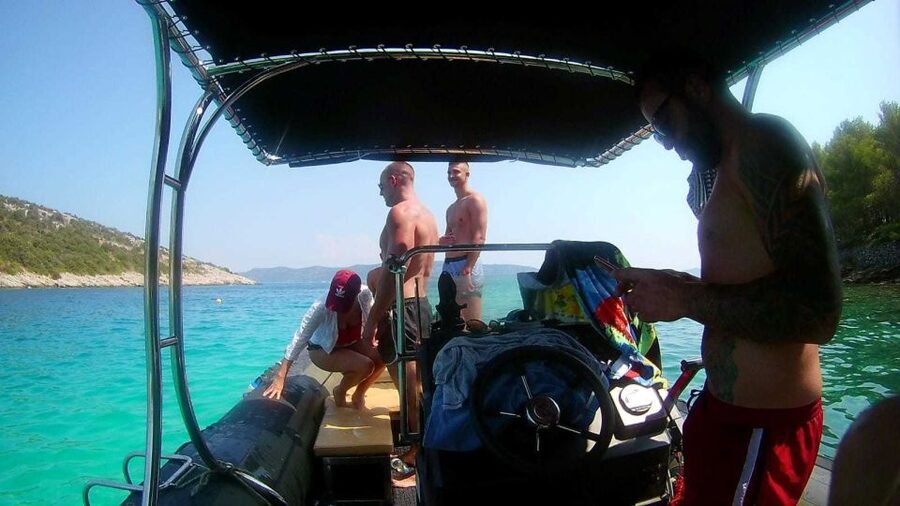 Zadar Islands: Private Hidden Treasures Speedboat Tour - Iž village and the choice of lunch