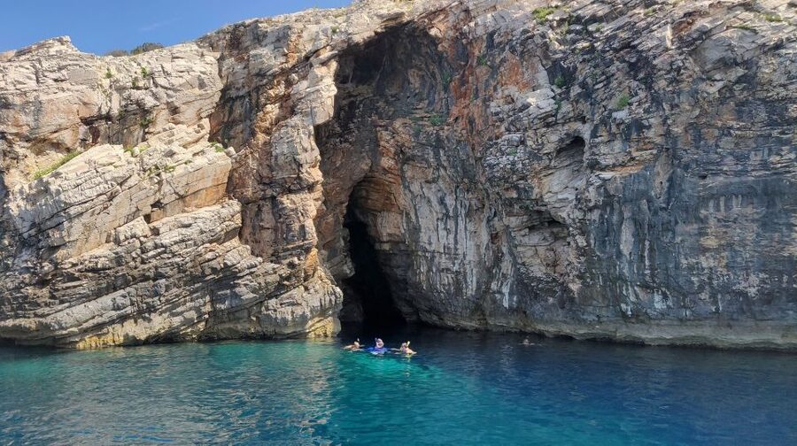Zadar: Sakarun Bay, Golubinka Cave & Veli Žal Speedboat Tour - The essential details at a glance