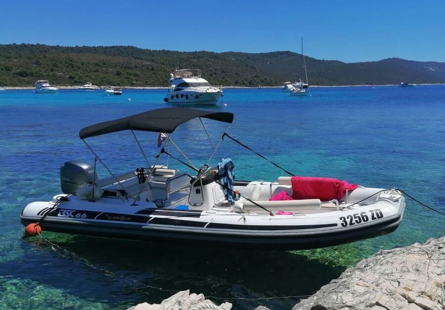 Zadar: Sakarun Bay, Golubinka Cave & Veli Žal Speedboat Tour - Snorkeling beside the Lagnići shipwreck