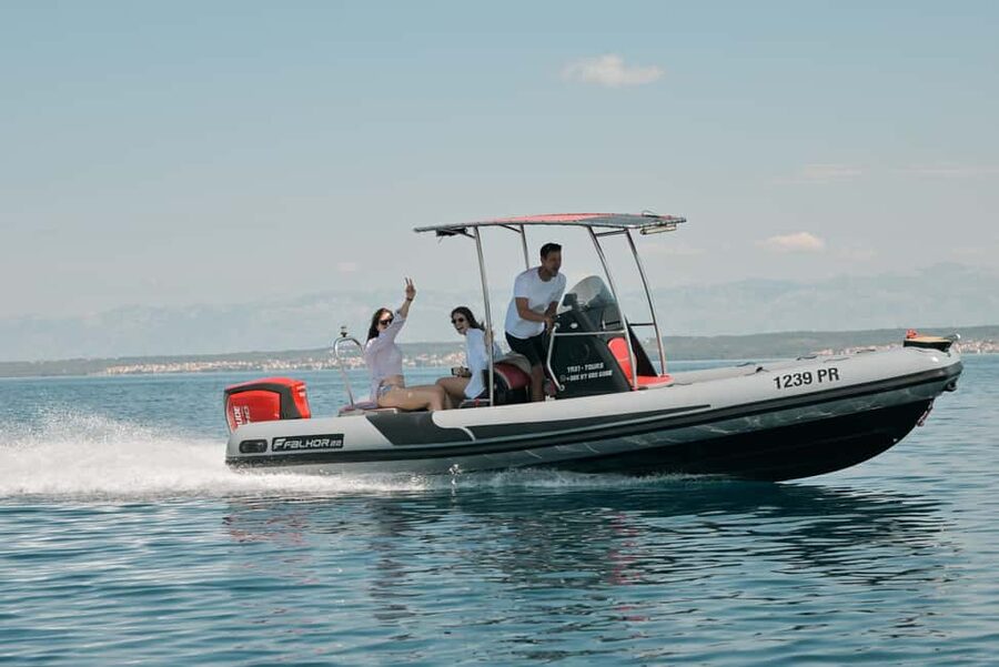 Zadar:Speedboat Tour Thrill Ride with Snorkeling on 3 island - The final swim at a quiet coastal stop