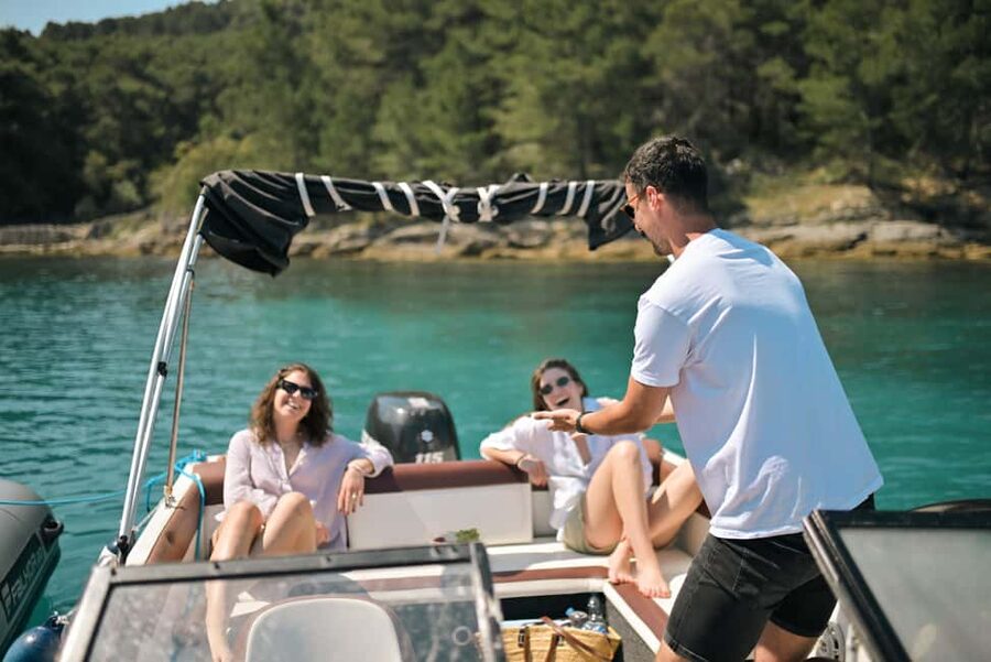 Zadar:Speedboat Tour with Snorkeling on 3 islands - Who will enjoy the ride most